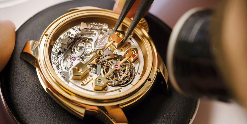 Signs-that-your-watch-needs-servicing